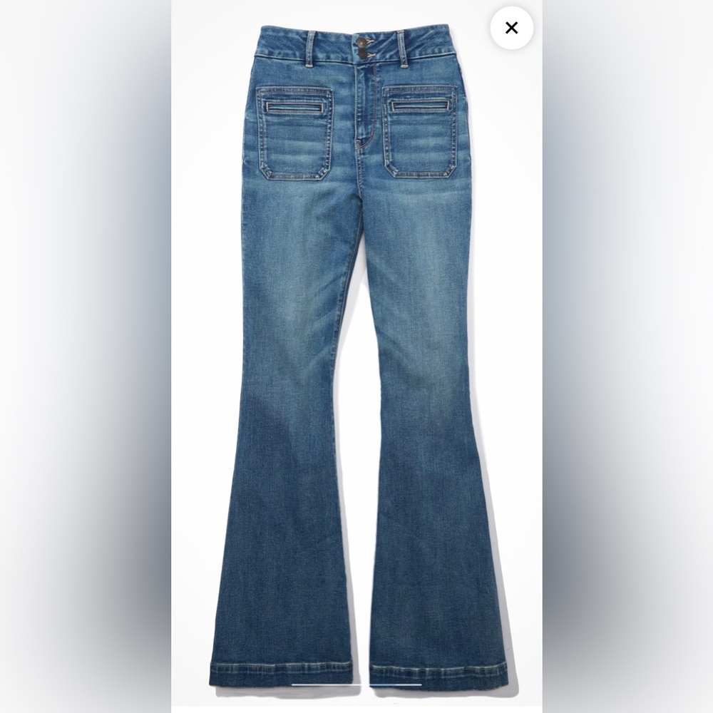 AE Ne(x)t Level Curvy Super High-
Waisted Flare Jean